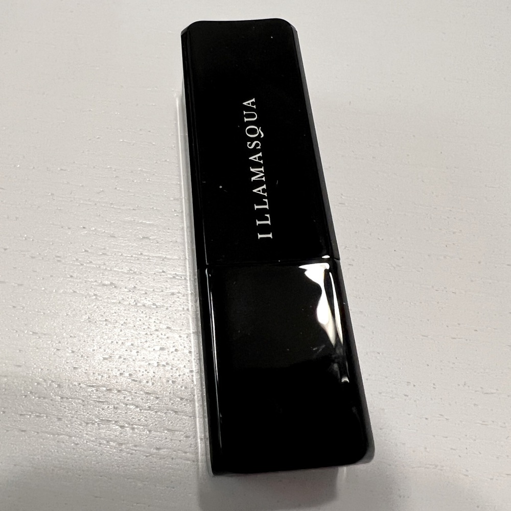 illamasqua antimatter lipstick rouge a levres